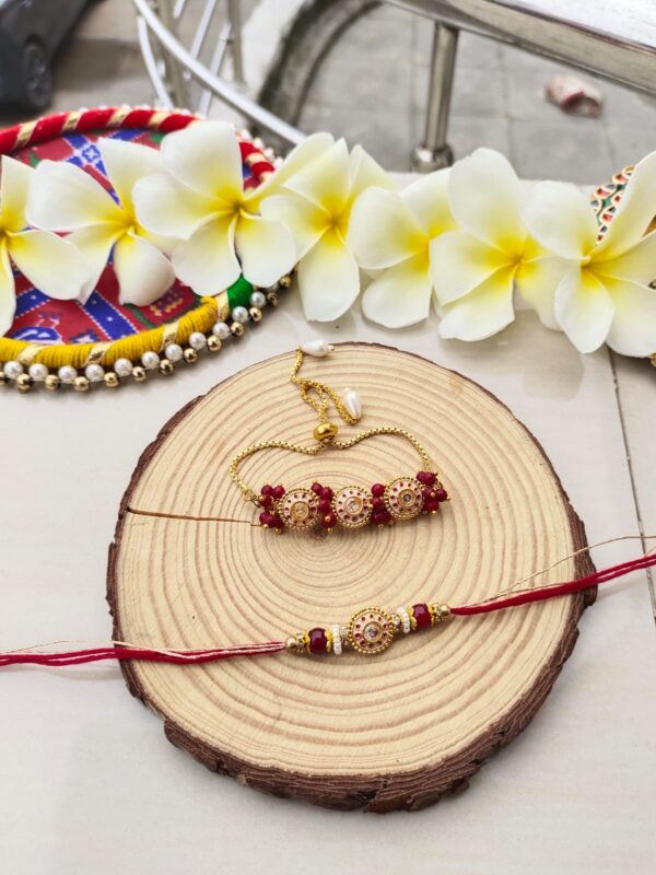 Regal Red Circle Bhaiya Bhabhi Rakhi Set - Image 2