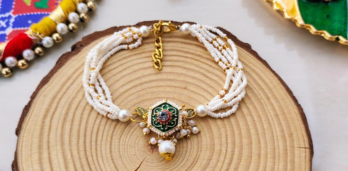 Hexagonal Green Meenakari & Multi-Strand Pearl Bhaiya Bhabhi Rakhi Combo Set (Premium Lumba Set) - Image 3